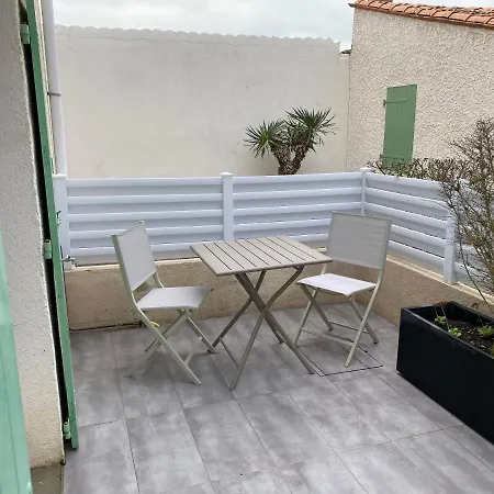 بيت للعطل Au Coeur De En Parking Prive Wifi لا كوتينيير